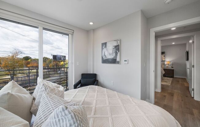 2 beds, 1 bath, 815 sqft, $2,130, Unit D215