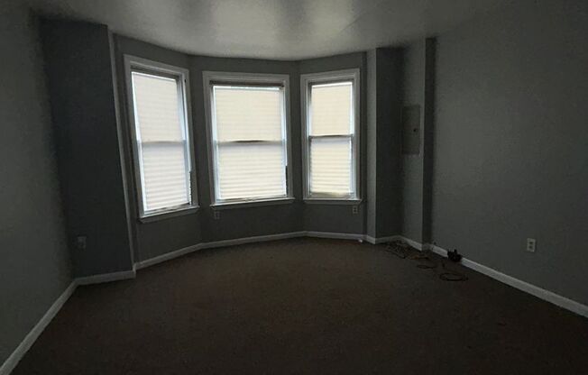 2 beds, 1 bath, $1,850, Unit #2