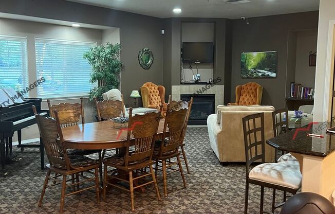 2 beds, 1 bath, 901 sqft, $1,450, Unit H-228