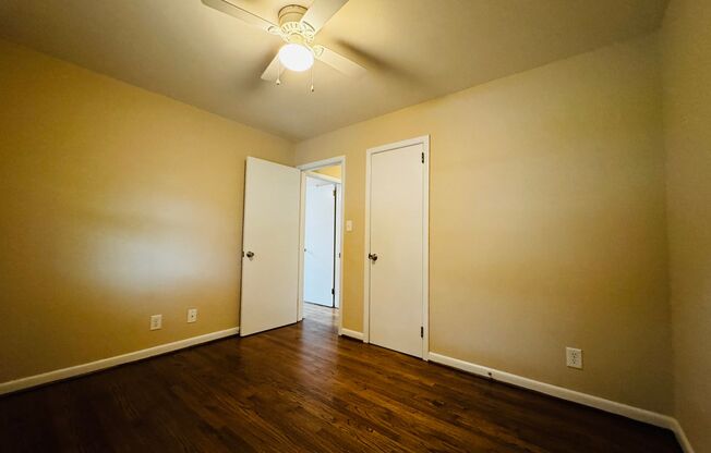 3 beds, 1 bath, $1,200