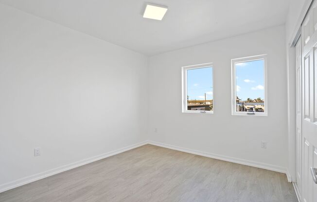 2 Bedroom 2 Bath with In-unit Washer/Dryer, AC, and Modern FInishes!