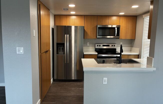 2 beds, 2 baths, 986 sqft, $2,750, Unit 546