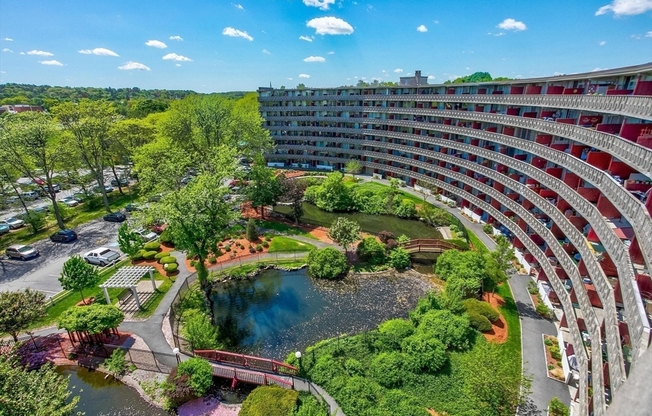 2 beds, 1 bath, 833 sqft, $2,800, Unit 705