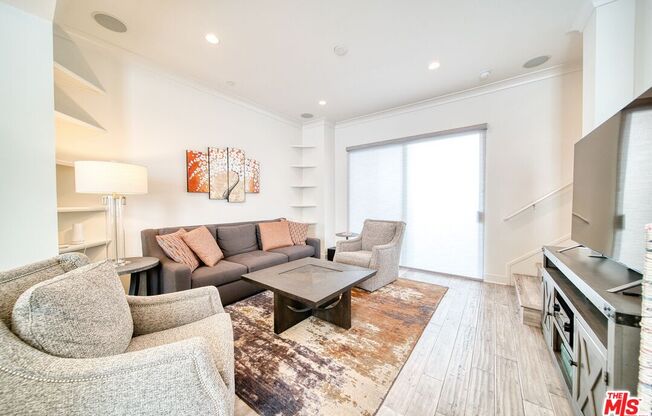 2205 SELIG DR