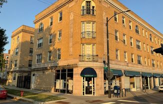 2445 E 72nd