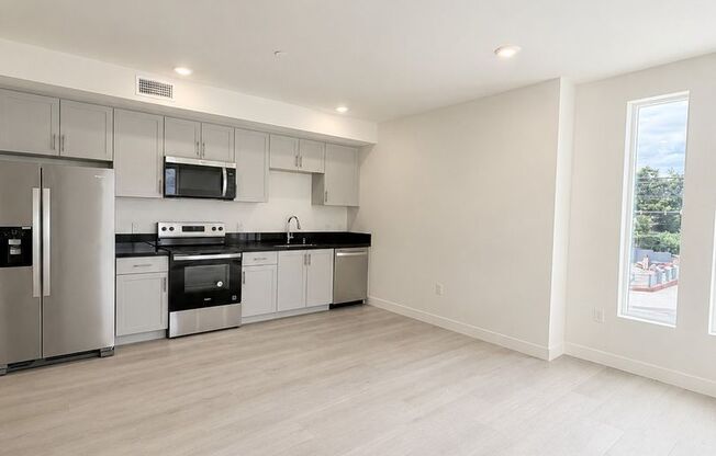 1 bed, 1 bath, 581 sqft, $2,695, Unit T209