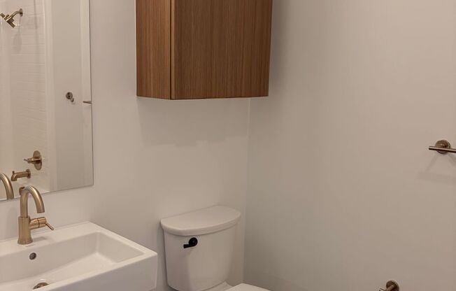 Studio, 1 bath, 440 sqft, $2,780, Unit 907
