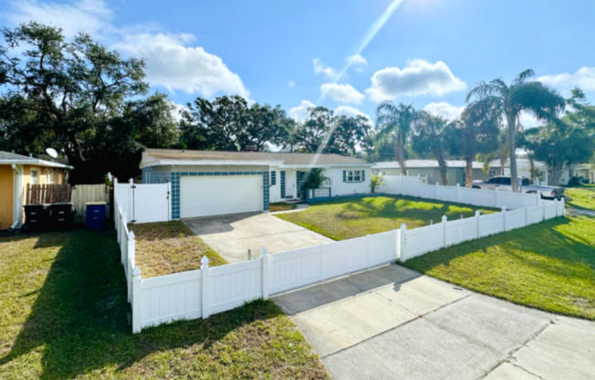 1501 CARLOS AVE