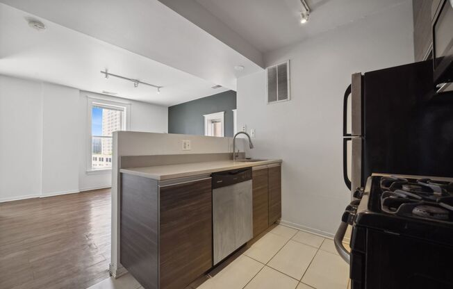 1 bed, 1 bath, 577 sqft, $1,850, Unit 403