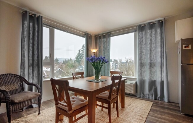 2 beds, 2 baths, 1,198 sqft, $2,725, Unit 01-417