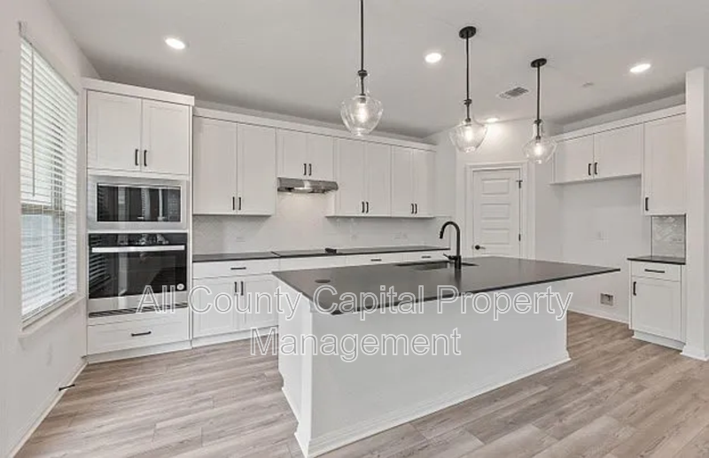 2725 WOODALL DR