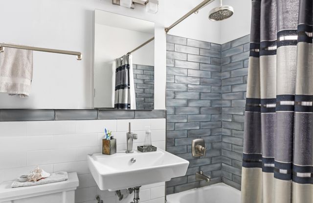 150 E 27th Street