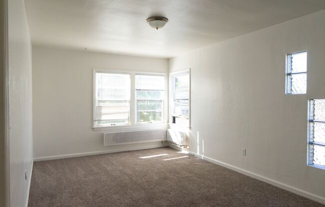 Finally, a Place That’s All Yours — Cozy Downtown 1bd/1bth Awaits!