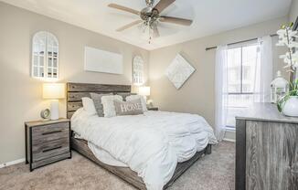Del Lago - Apartment Living in Houston, TX