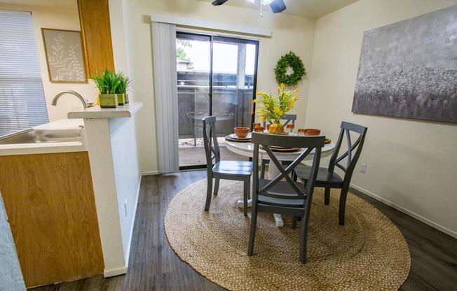 2 beds, 2 baths, 987 sqft, $969