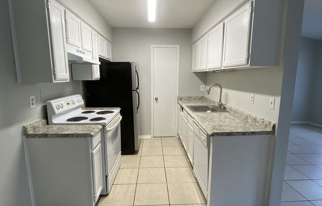 2 beds, 2 baths, $1,695, Unit # #A