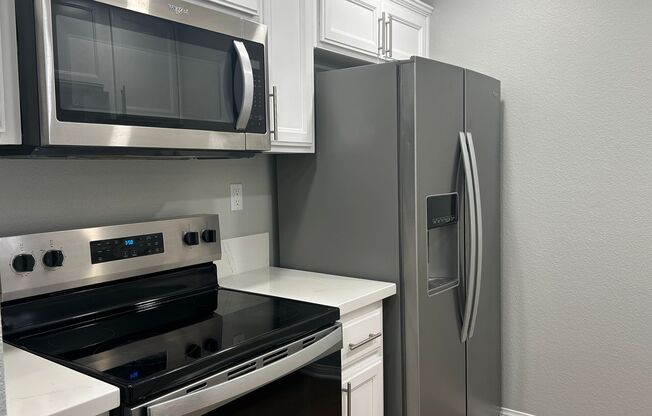 2 beds, 1 bath, 920 sqft, $2,750, Unit K9