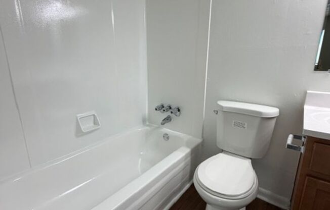 2 beds, 1 bath, 800 sqft, $1,135, Unit 7101M