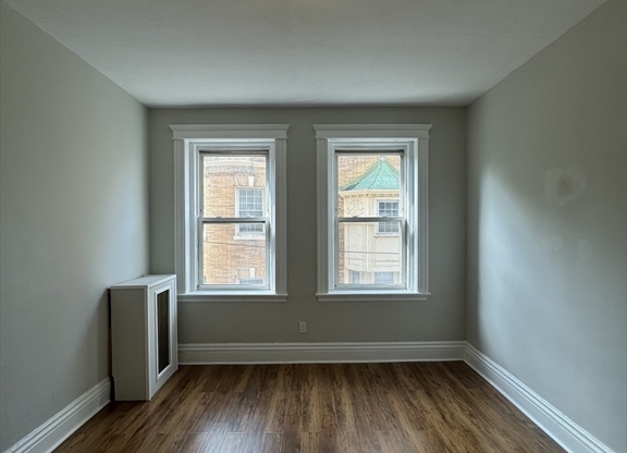 2 beds, 1 bath, 750 sqft, $3,600, Unit 403