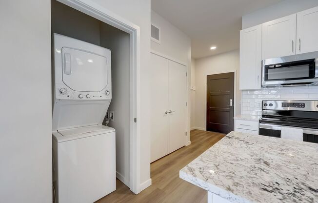 1 bed, 1 bath, 630 sqft, $1,465, Unit 306