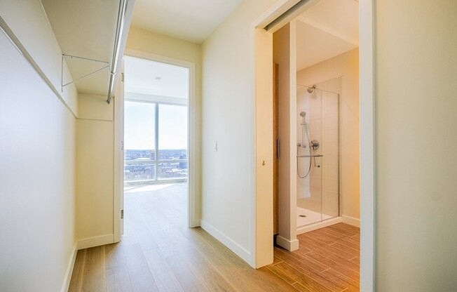 1 bed, 1 bath, 815 sqft, $4,800, Unit 25H