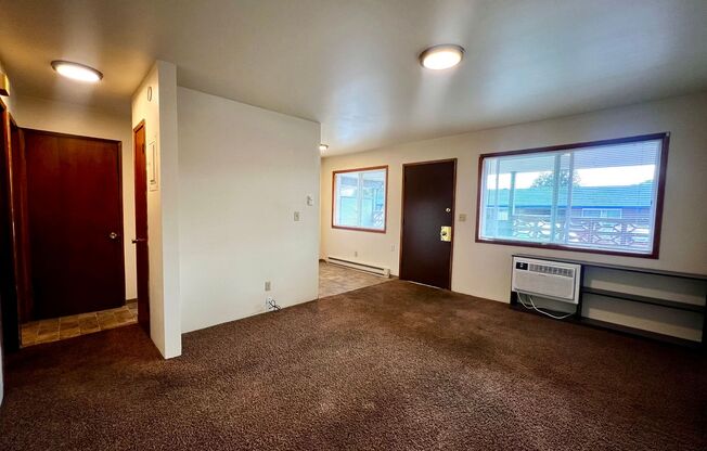 1 bed, 1 bath, 600 sqft, $960, Unit J-1