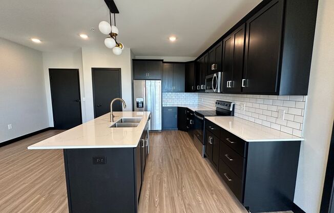2 beds, 2 baths, 1,000 sqft, $1,850, Unit 302
