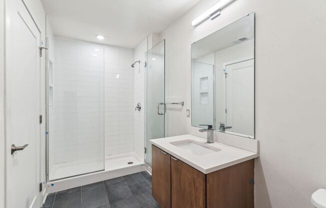 2 beds, 2 baths, 915 sqft, $2,300, Unit 416