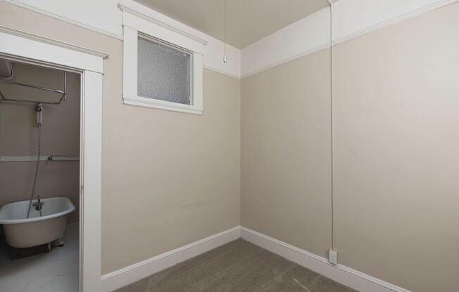 KINGSBURY APARTMENTS (KING01)