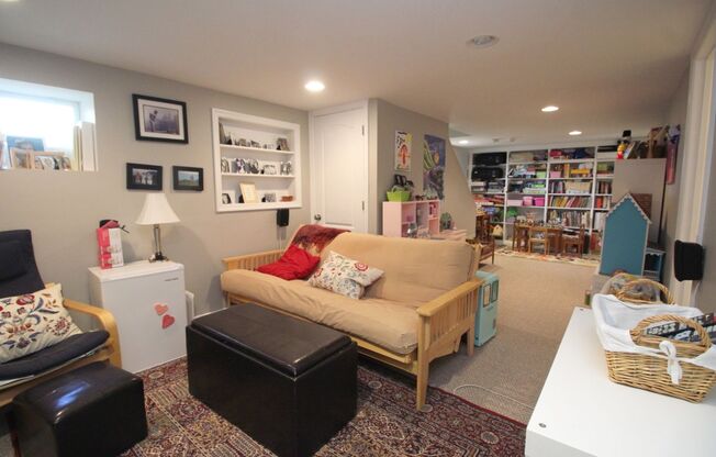 4BR/2.5B Home