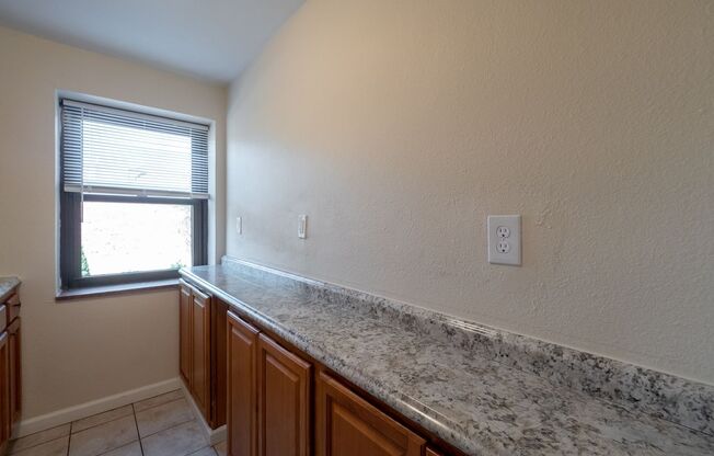 2 beds, 1 bath, 840 sqft, $1,040, Unit 106