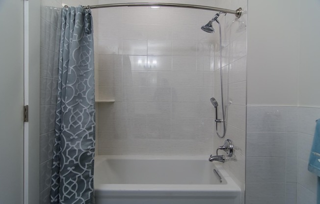 1 bed, 2 baths, 1,181 sqft, $3,050, Unit 4E