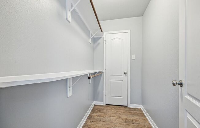 2 beds, 1 bath, 775 sqft, $1,595, Unit 29