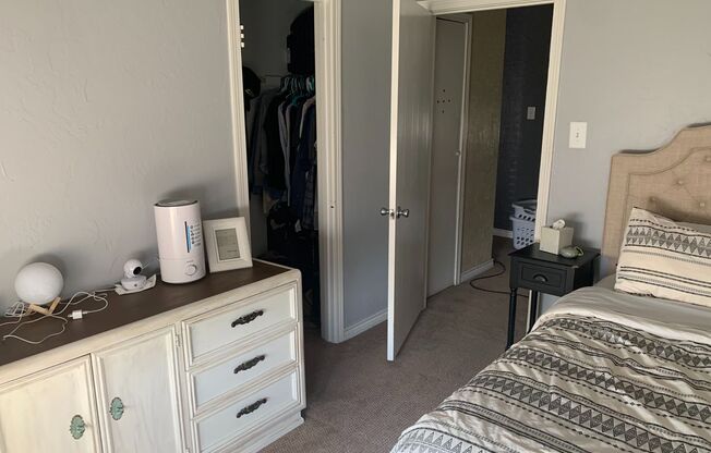 2 beds, 1 bath, $1,275