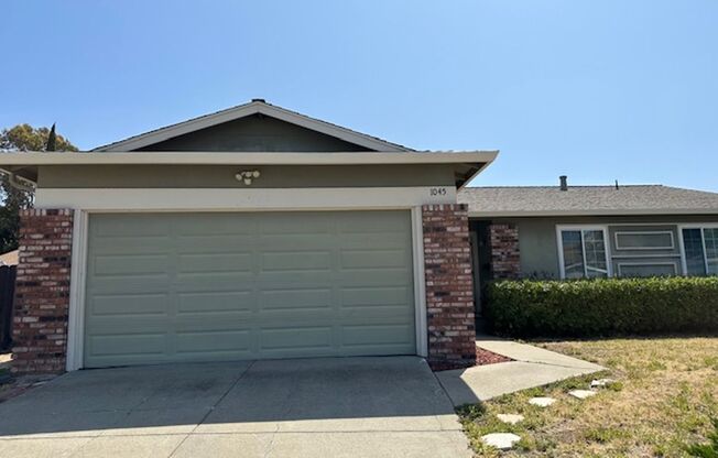 Beautiful 3 bed & 2 bath home in Pittsburg