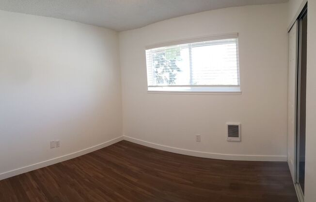 2 beds, 1 bath, 720 sqft, $1,495, Unit O