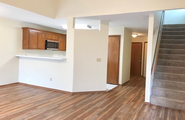 3300-3302 Ridgecrest Cir