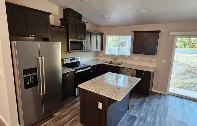 Newly built, clean and cozy home in desirable Gig Harbor!