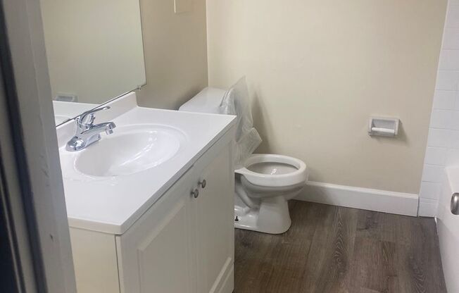 3 beds, 2 baths, 1,300 sqft, $2,200, Unit 3351 #203