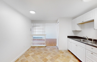 2 beds, 1 bath, 750 sqft, $2,395, Unit 42