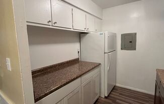 2 beds, 1 bath, $1,020, Unit 101