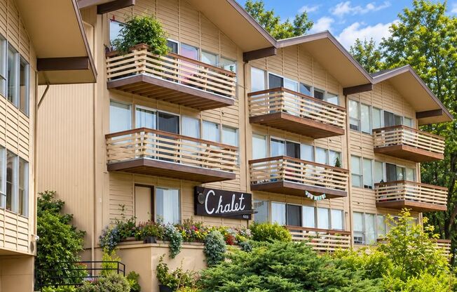 Welcome Home to The Chalet Apartments – Convenient Renton Living!