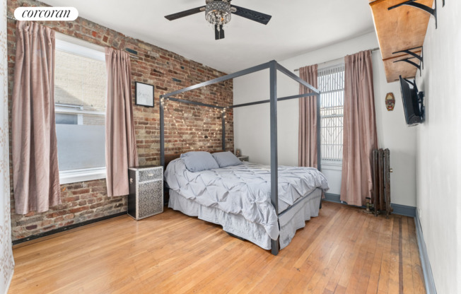 811 WALTON AVE