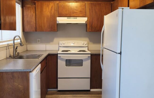 073-Lebanaire Apartments