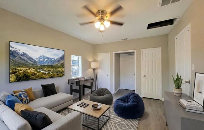 RECENTLY REMODELED 4 BEDROOM 2 BATH HOUSE IN MEDICAL CENTER