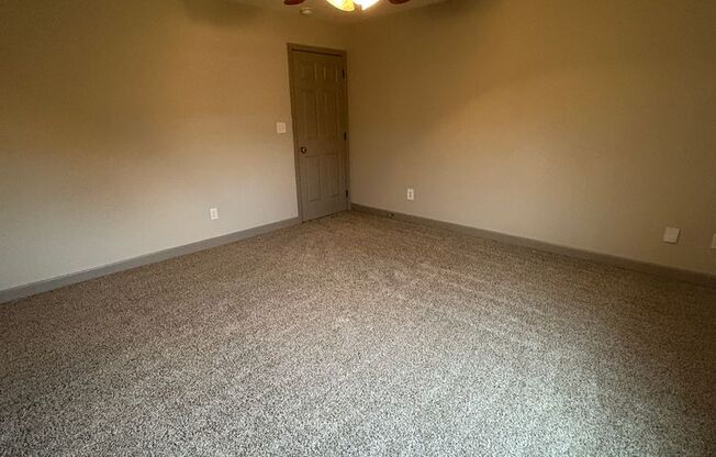 2 beds, 2.5 baths, 1,015 sqft, $1,115, Unit 1