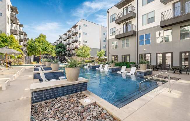 1 & 2 BEDROOM APARTMENTS IN FORT WORTH