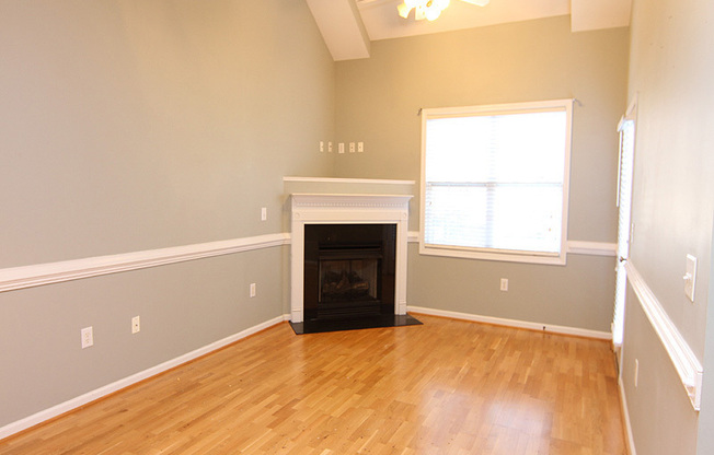 2 Bedroom Townhome with Loft & One Car Garage