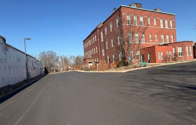 2 beds, 2 baths, 755 sqft, $1,295, Unit 302