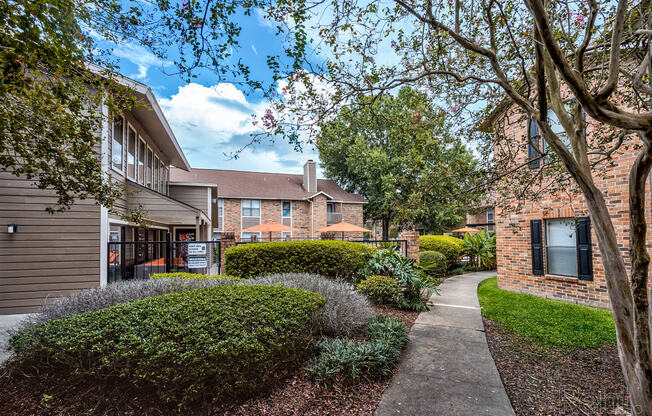 the preserve at ballantyne commons apartments courtyard and exterior